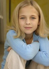 Darcy Rose Byrnes
as Penny Scavo