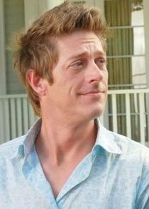 Kevin Rahm
as Lee McDermott