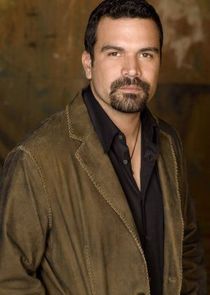 Ricardo Antonio Chavira
as Carlos Solis