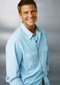 Doug Savant
as Tom Scavo