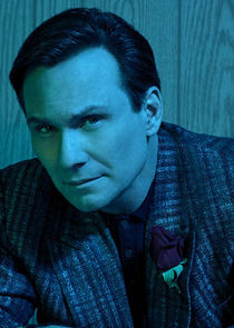 Christian Slater
as Dan Broderick