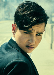 Bex Taylor-Klaus
as Deputy Brianna Bishop