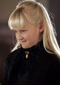 Bree Seanna Wall
as Sofia Metz