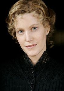 Anna Gunn
as Martha Bullock