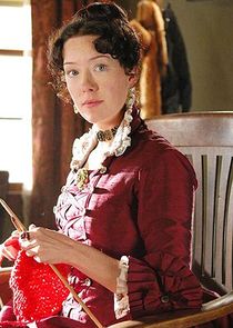 Molly Parker
as Alma Garret