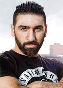 Sinan Farhangmehr
as Hakim Tarik-Amir