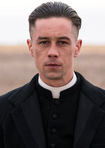 Killian Scott
as Seth Davenport