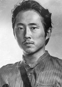 Steven Yeun
as Glenn Rhee