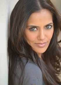 Sheetal Sheth
as Elizabeth