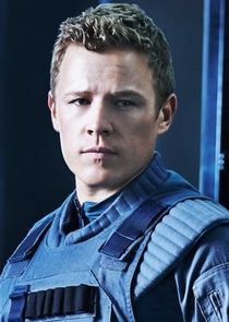 Christopher Egan
as Alex Lannon