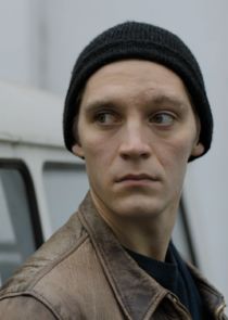 Jonas Nay
as Martin Rauch