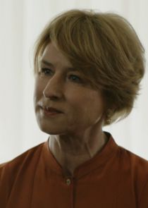 Corinna Harfouch
as Beate