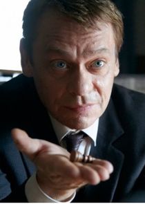 Sylvester Groth
as Walter Schweppenstette