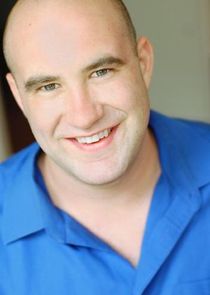 Charlie Sanders
as Officer Joe Stubeck