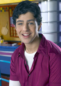 Josh Peck
as Josh Nichols