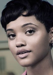 Kiersey Clemons
as Sophia