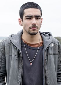 Omar Ayuso
as Omar Shanaa