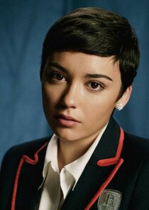 Carla Díaz
as Ari Blanco Commerford