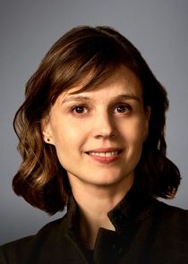 Katja Herbers
as Dr. Kristen Bouchard