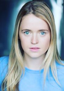 Sofia Oxenham
as Carrie Jackson