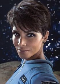 Halle Berry
as Molly Woods