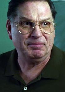 Skipp Sudduth
as Steve Racette