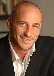 Dale Pavinski
as Officer Treadwell