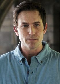Desmond Harrington
as Michael Rowan