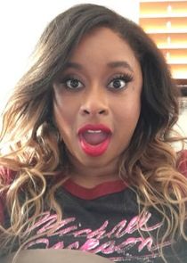 Phoebe Robinson
as Phoebe