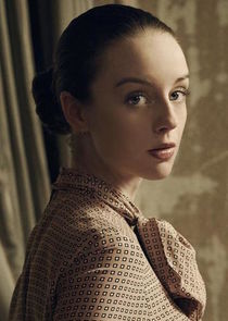 Kacey Rohl
as Kerry Campbell