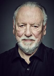 Kenneth Cranham
as Uncle Mikhail