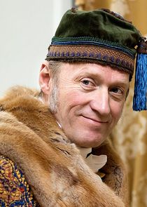 Adrian Edmondson
as Count Ilya Rostov