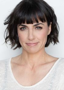 Constance Zimmer
as Dana Gordon