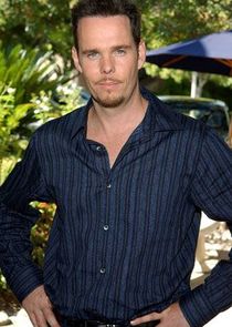 Kevin Dillon
as Johnny 