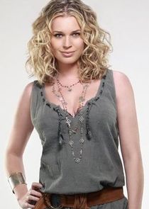 Rebecca Romijn
as Roxie Torcoletti
