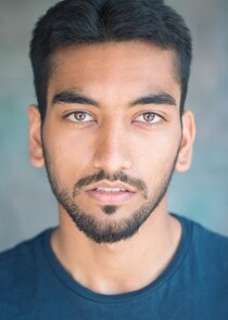 Nabhaan Rizwan
as Noa Ameen