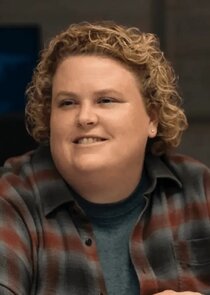 Fortune Feimster
as Ruth 