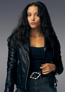 Gabrielle Walsh
as Lacey Quinn