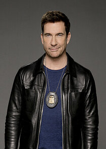 Dylan McDermott
as Supervisory Special Agent Remy Scott