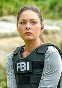 Alexa Davalos
as Special Agent Kristin Gaines
