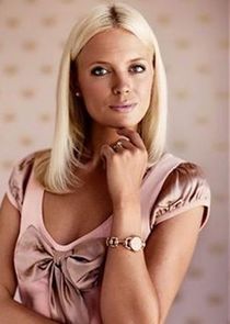 Josephine Bornebusch
as Emma Wiik