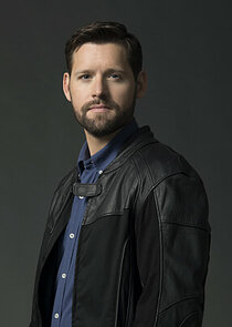 Luke Kleintank
as Supervisory Special Agent Scott Forrester