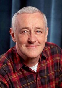 John Mahoney
as Martin Crane