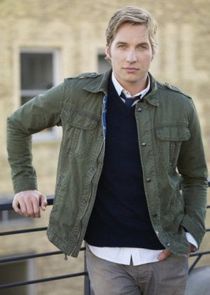 Ryan Hansen
as Ben Lewis