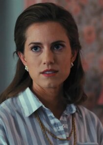 Allison Williams
as Lucy Smith