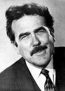 Lonny Chapman
as Frank Malloy