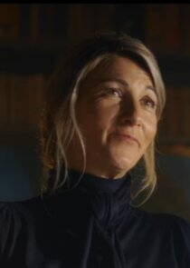 Eve Best
as Farah Dowling