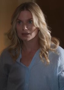 Eva Birthistle
as Vanessa Peters