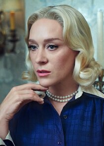 Chloë Sevigny
as C.Z. Guest
