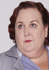 Sharron Matthews
as Flo Chakowitz